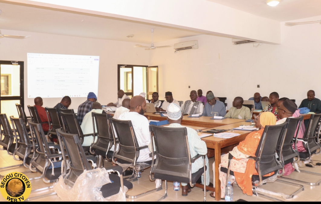 La prise dans la salle